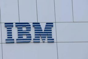 IBM“醒来”，执法部门取消面部识别软件