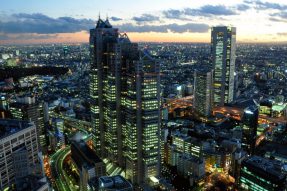 星巴克宣布再关闭美国和加拿大地区的200家门店以削减运营成本