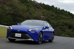 丰田Mirai氢燃料电池电动轿车上市