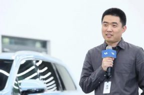 理想汽车：李想持股为19.7%，王兴名下持股为21.6%，RainbowSixLimited持股为4.8%，沈亚楠持股为1.6%，