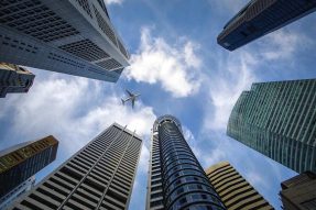 美股上市公司开心汽车正在与一家中国房车龙头零售商进行商讨谈判
