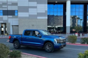 福特首辆电动皮卡F-150Lightning交付