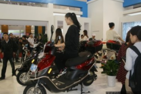 小鹏汽车等多款产品亮相第三十五届世界电动车展会