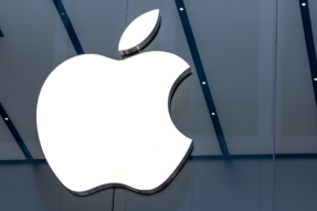 苹果宣布三个重磅发布，自研芯片取代英伟达