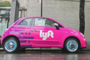 美国网约车公司Lyft第三季度营收为10.5亿美元，同比增长22%